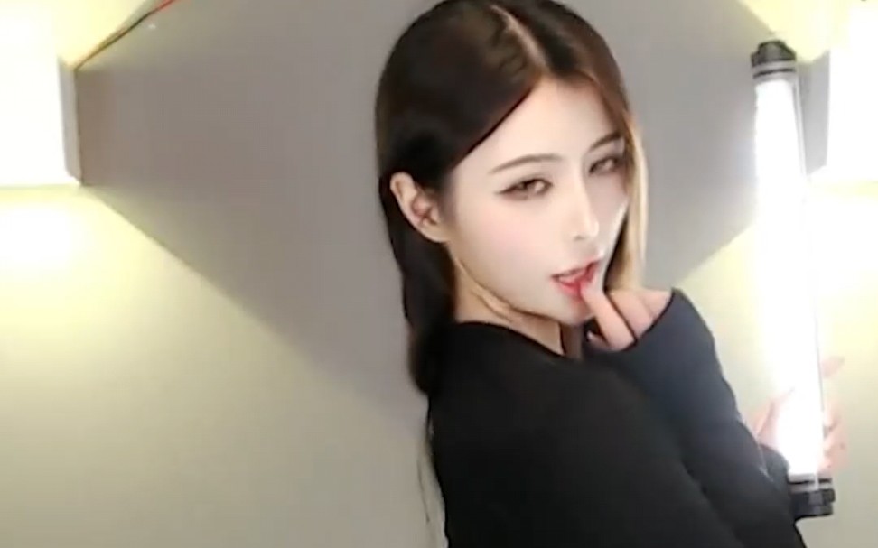 【竖版】虎牙晴小兔 骚舞 电臀 美腿 制服hdjj