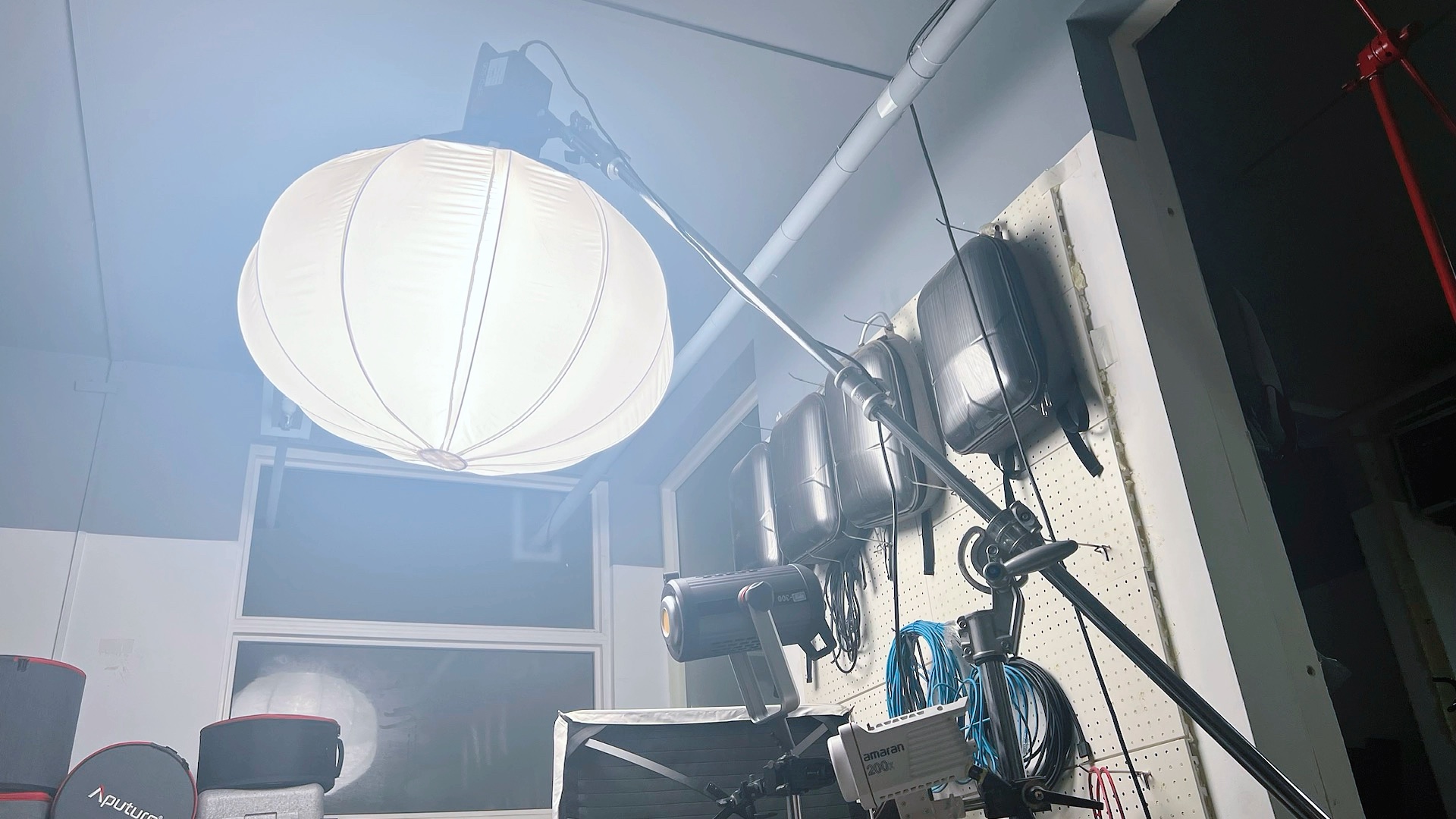 出租租赁影视灯光聚光灯 平板灯 钨丝灯 影视滴灯 神牛闪光灯