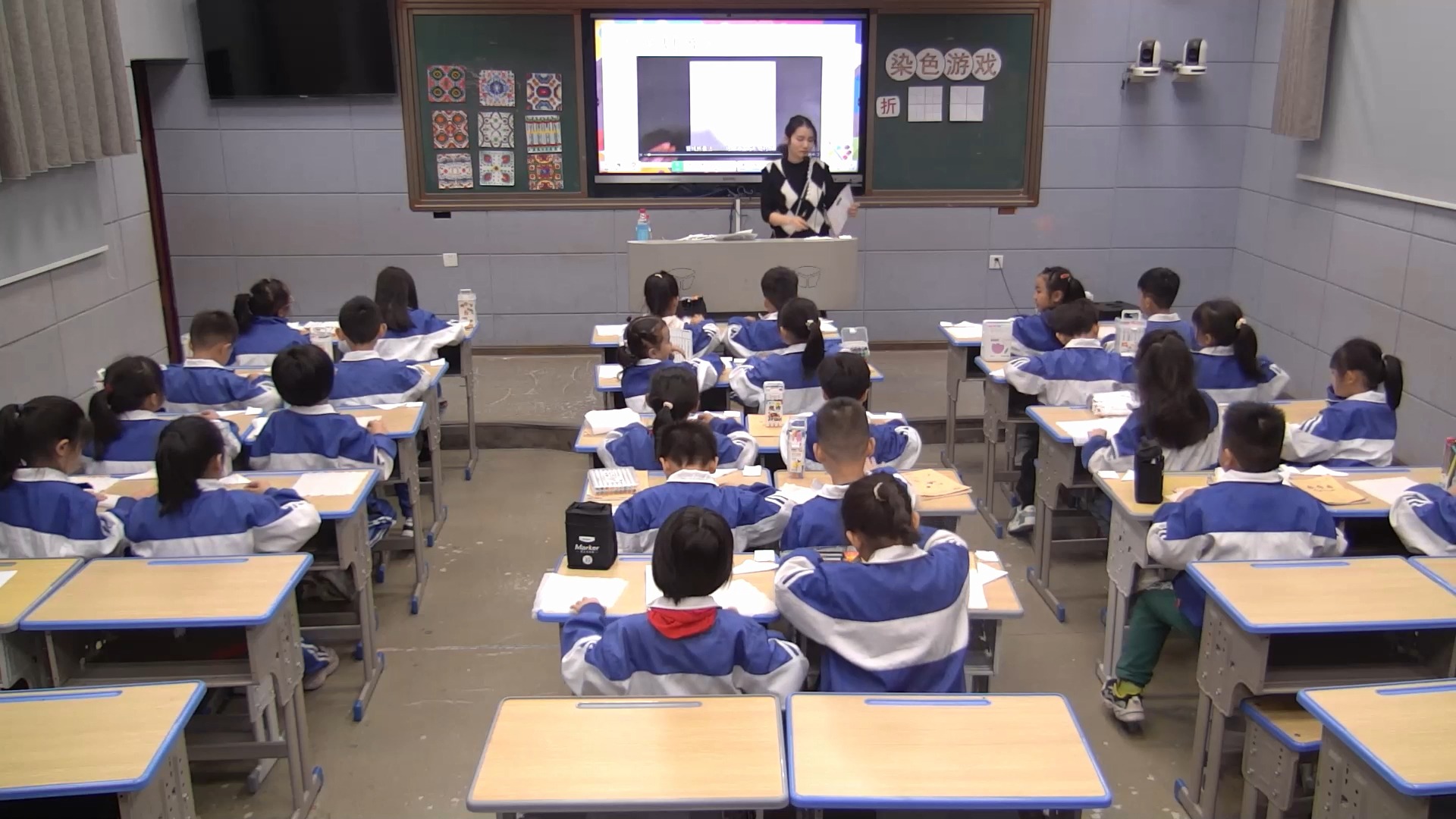 祁东县校校"一对一"精准帮扶项目b0471跟岗学习刘斐《染色游戏》