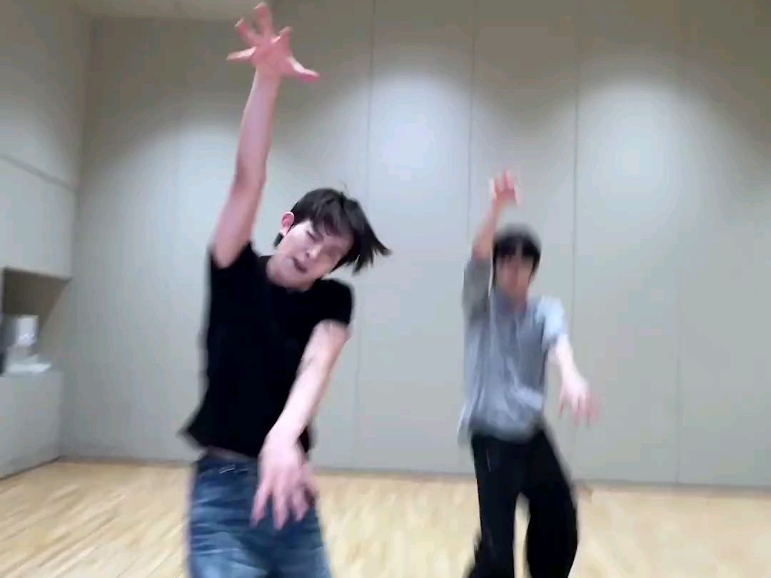 韩泰山 李羲承 MOVE LIKE  EVAN Tiktok  260927