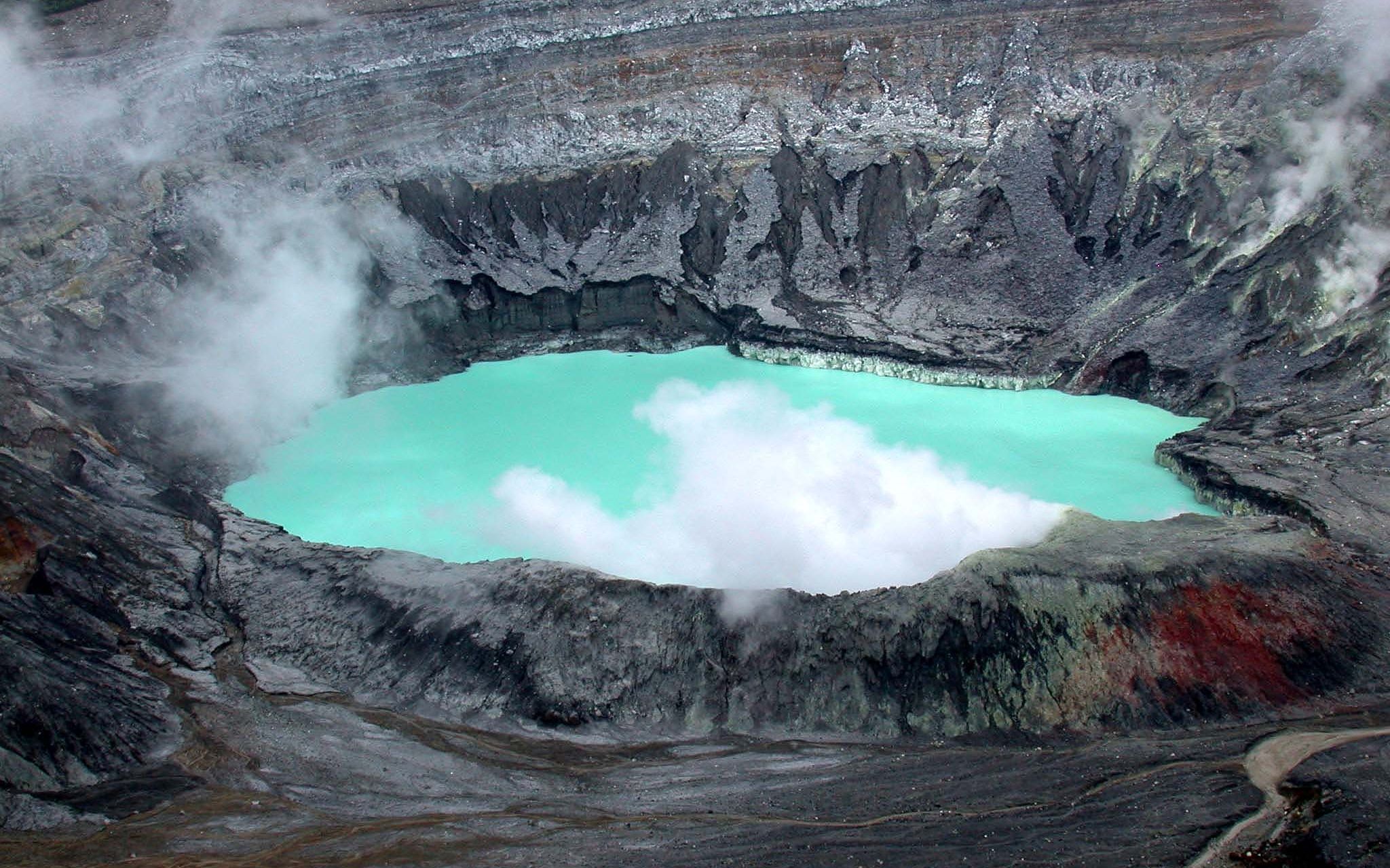 波阿斯火山航拍