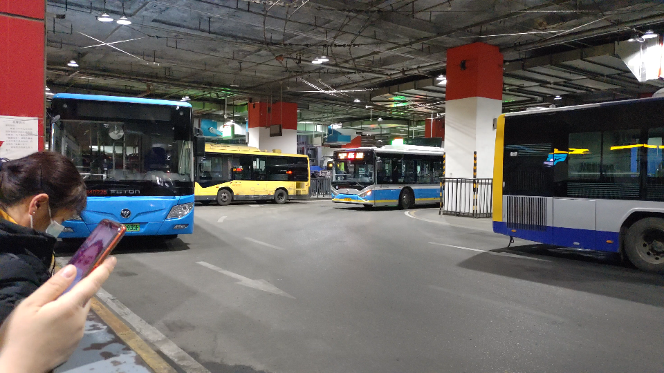 北京公交东直门枢纽站蹲点_哔哩哔哩_bilibili