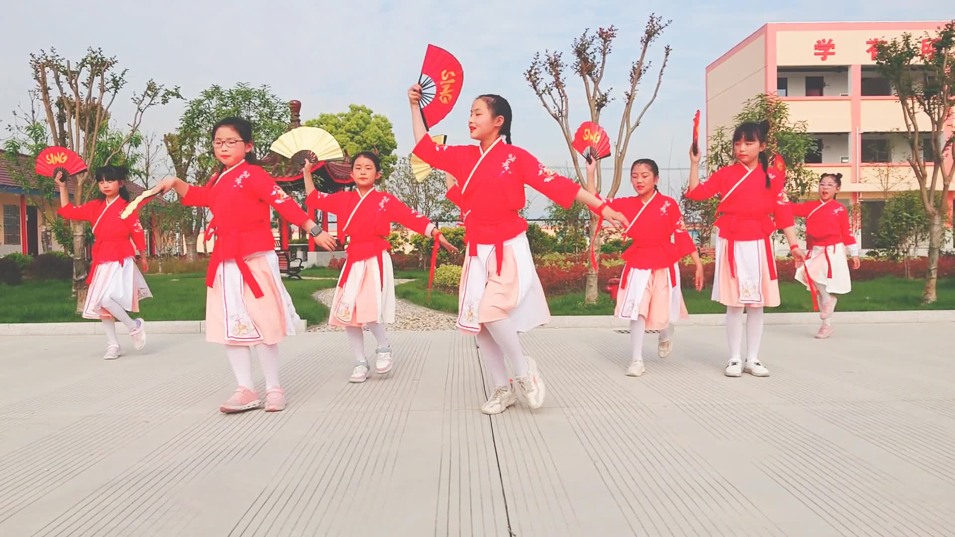 寄明月翻跳小学生舞蹈表演