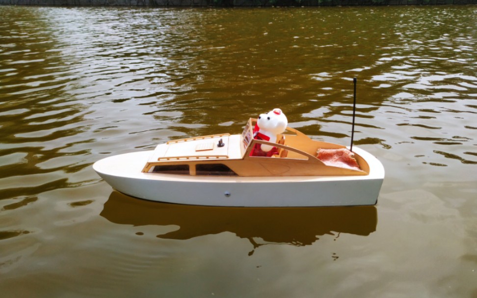 遥控快艇 木质游艇!