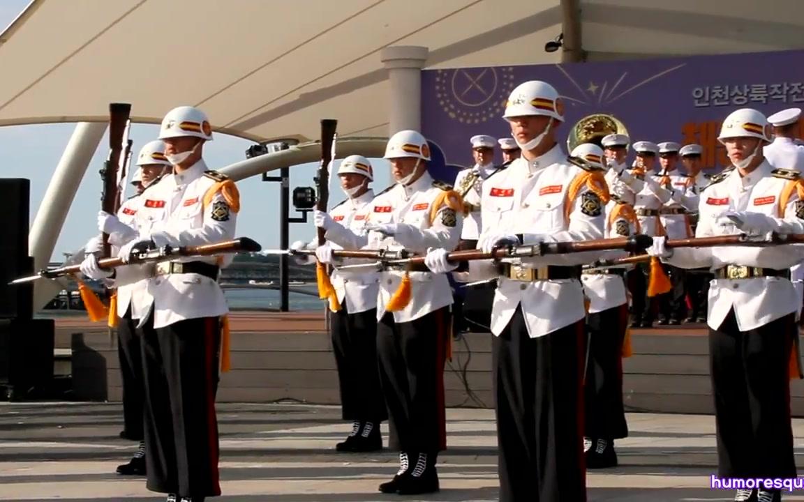 韩国棒子骚气的耍花枪,动作软塌塌