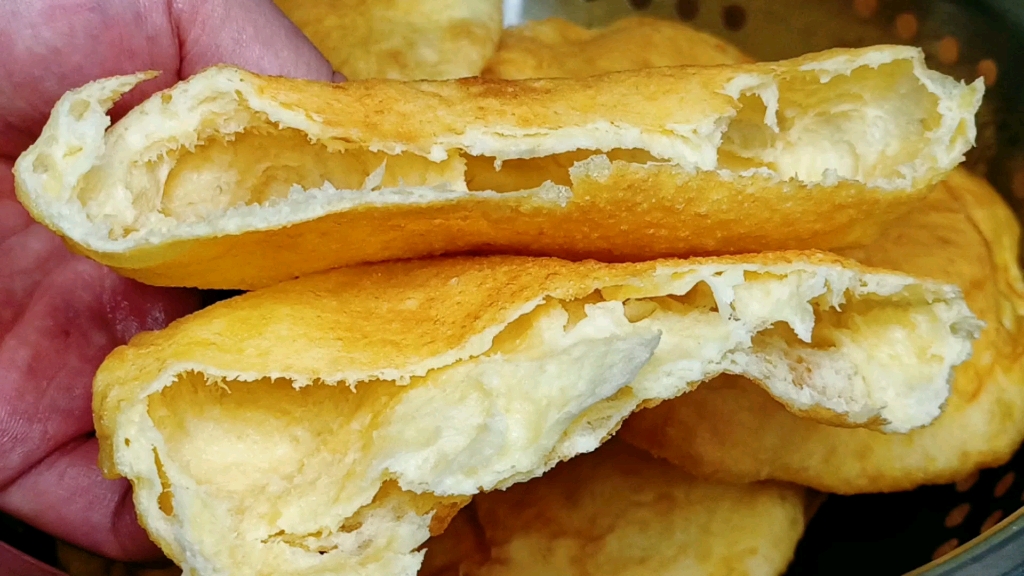 大油饼做法,蓬松宣软,个个空心,凉了也不发硬 !