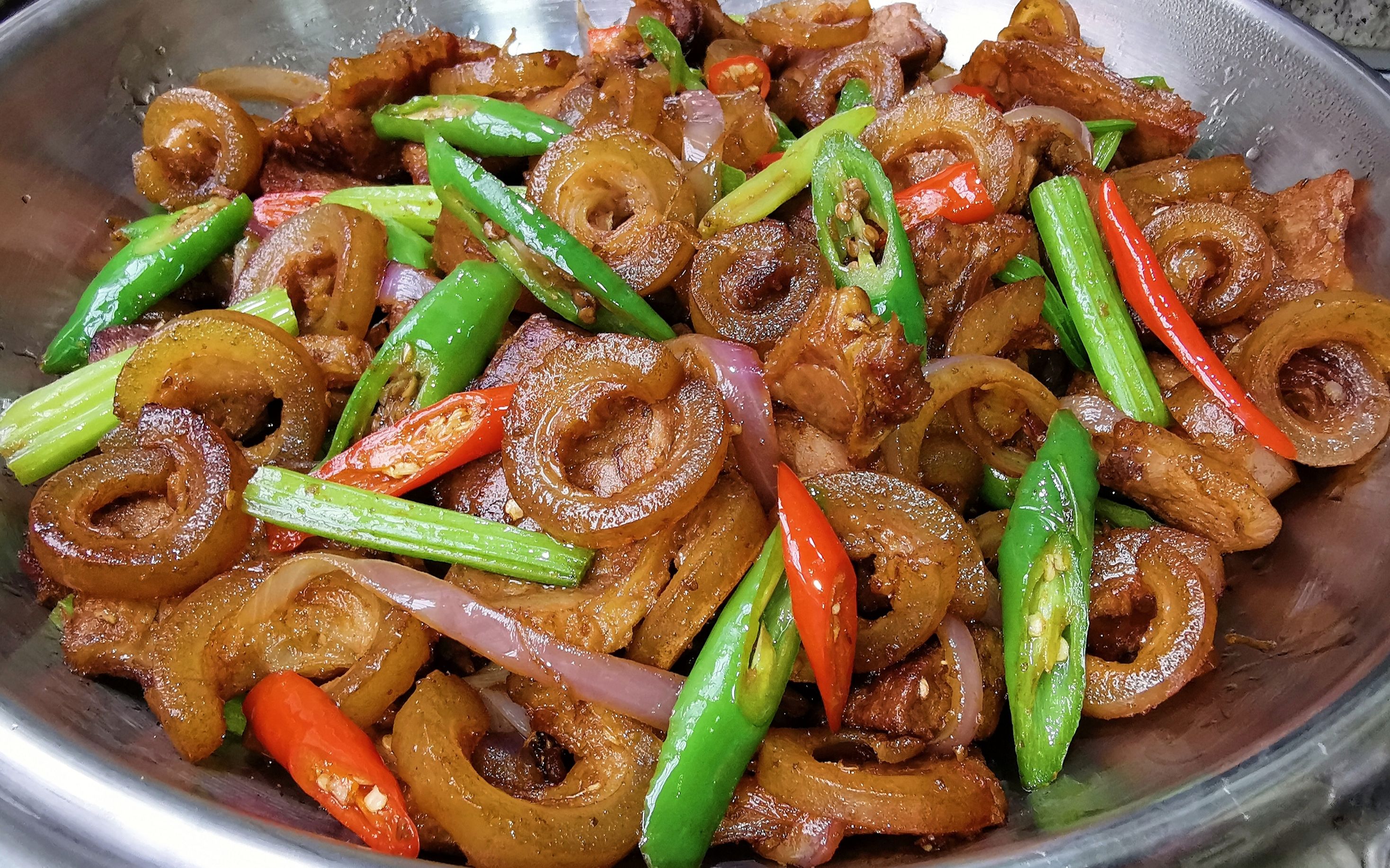 搞来3斤环江香牛做"干锅牛仔肉"!