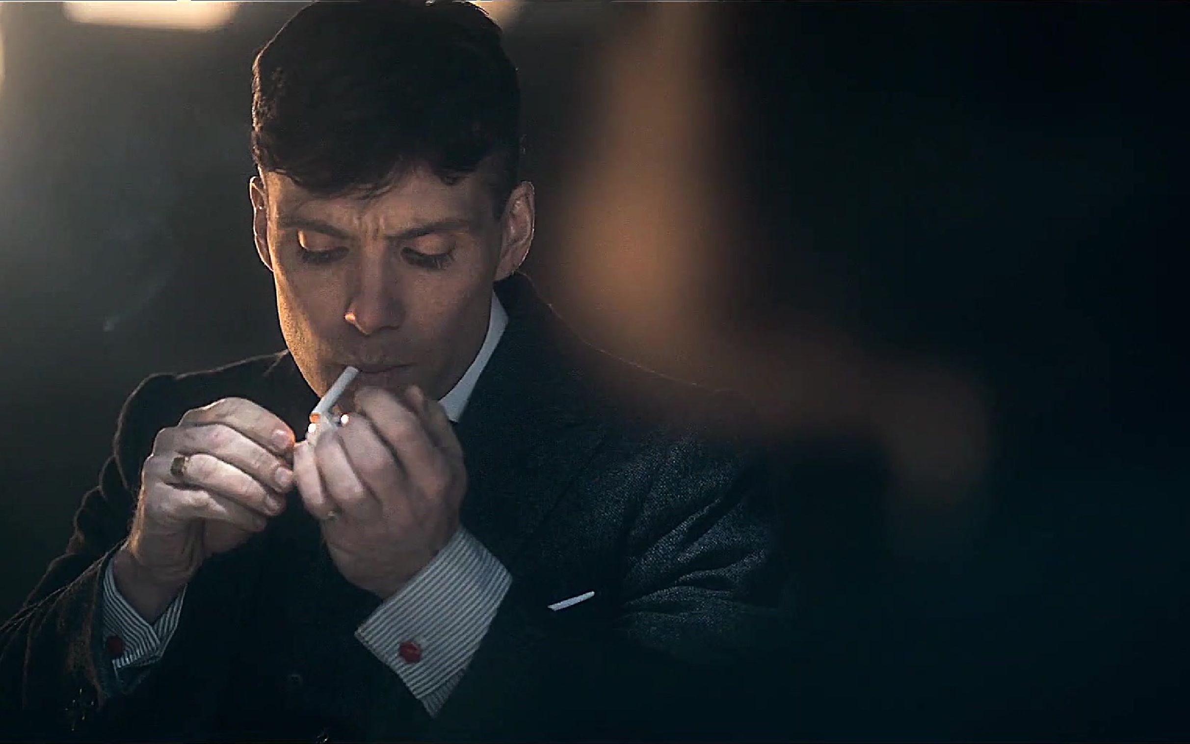 【浴血黑帮】喜欢抽烟的男人一定温柔