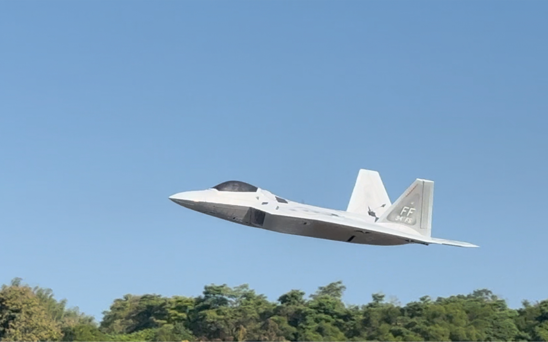 一江桥 阿泰90f22首飞成功