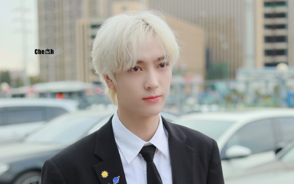 【cto男团】杨梓鑫上海迪士尼一日游,疯狂追星的一天_哔哩哔哩_bili