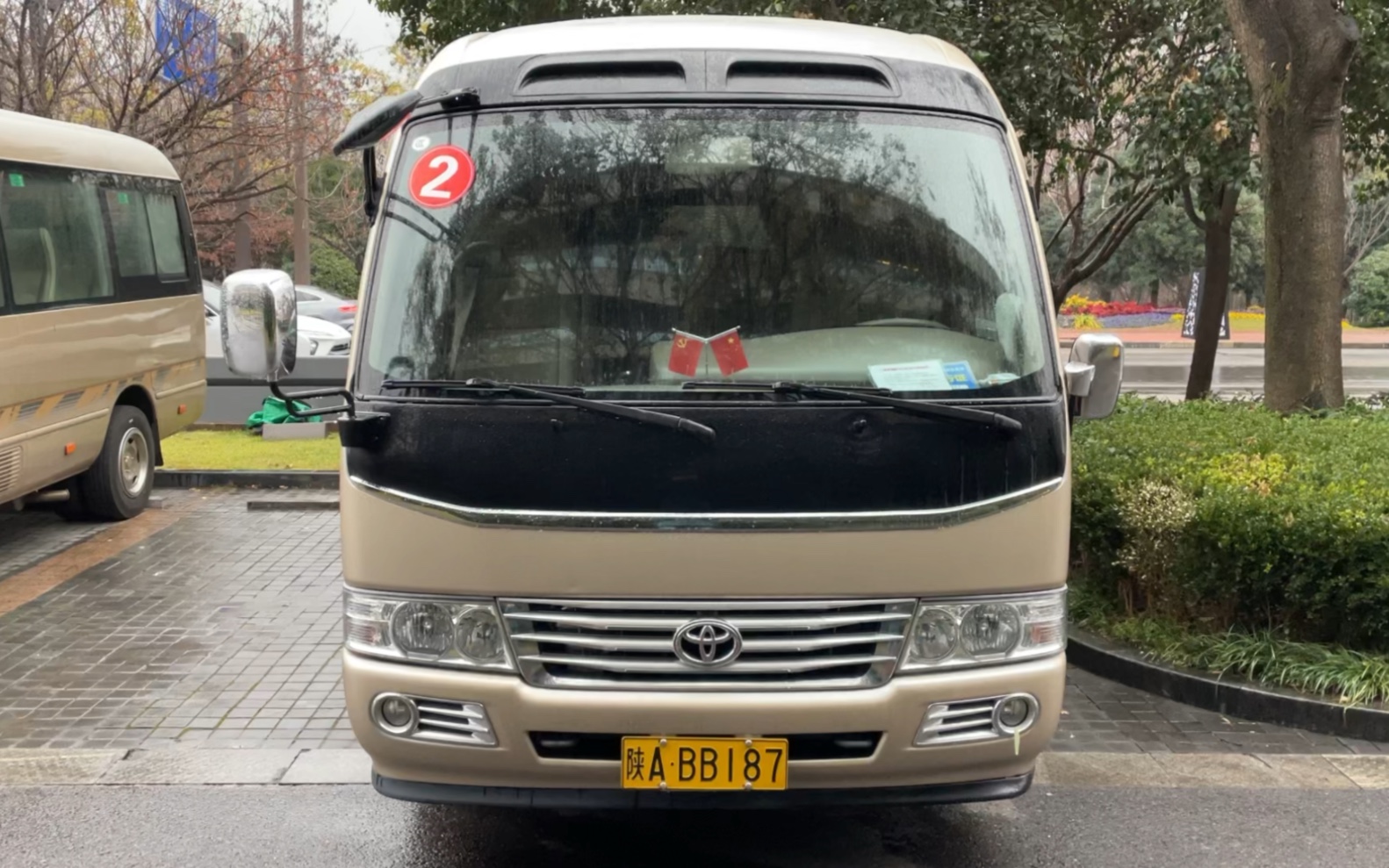 实拍18座丰田考斯特