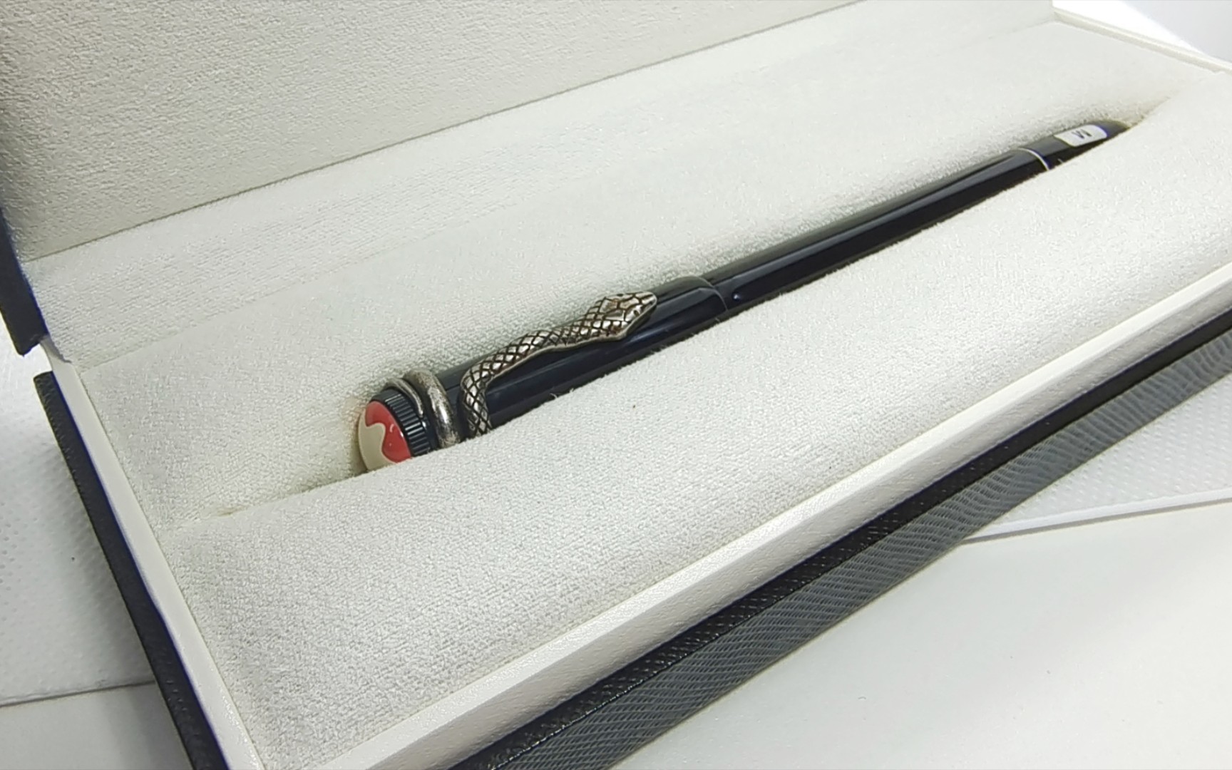 理学博士的钢笔分享-万宝龙传承黑蛇