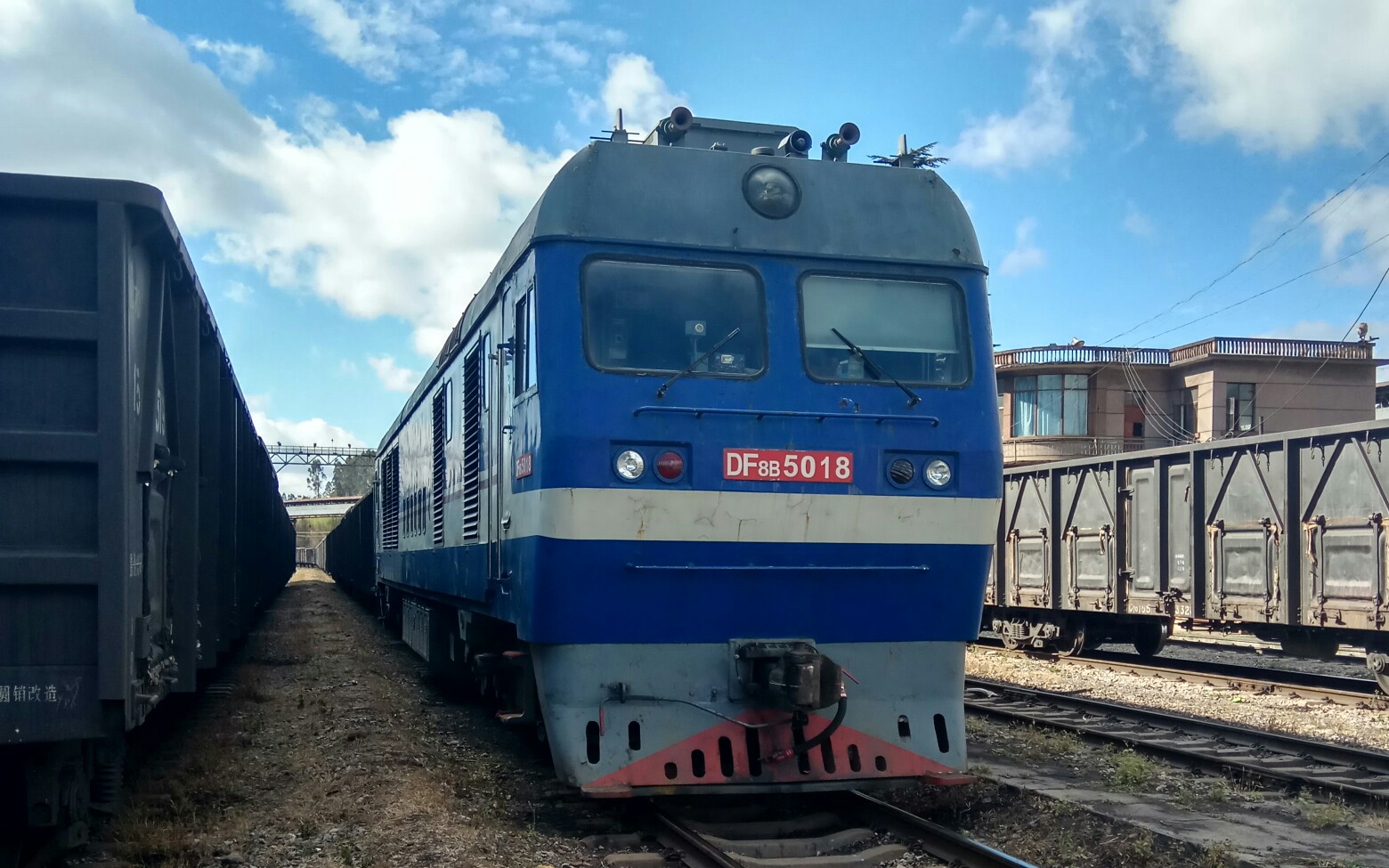 df8b-5018牵引货列出站_哔哩哔哩 (゜-゜)つロ 干杯~-bilibili