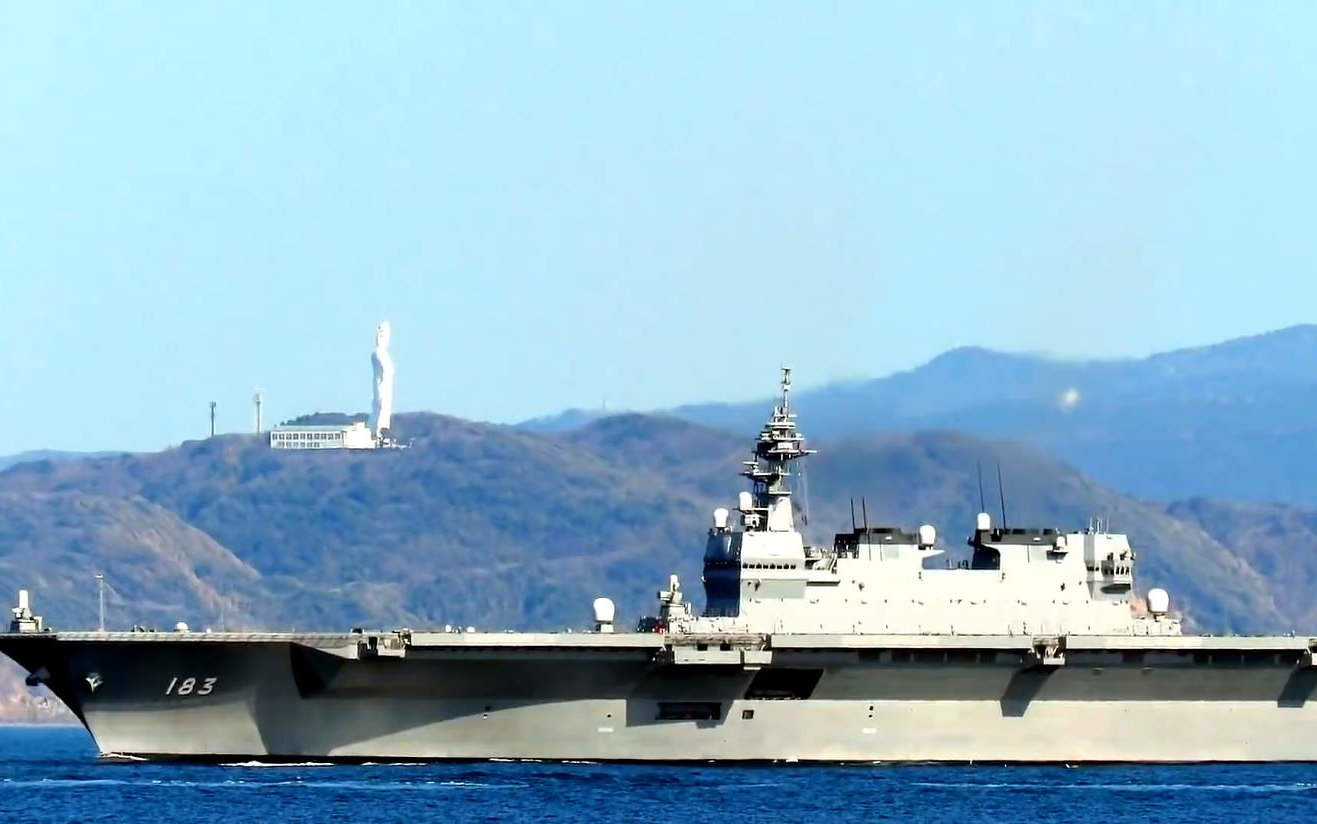 【海上自卫队】出云级直升机驱逐舰"出云"号(ddh-183)浦贺水道航行
