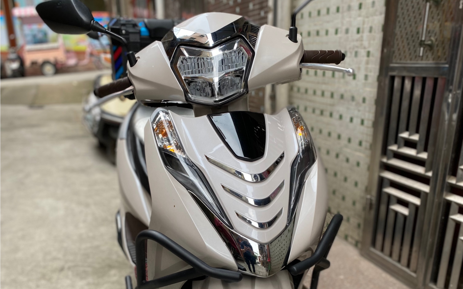 lead125改装前面板,大灯装饰电镀件,前面板v形电镀件.