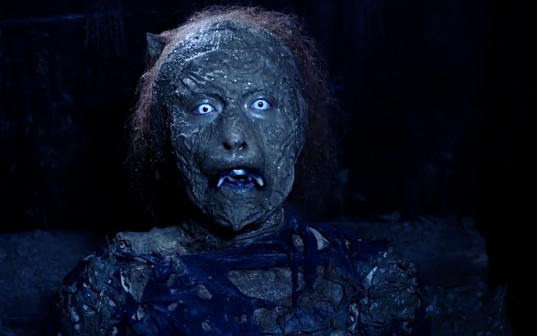 千年血棺材被捞出,妖魔借尸还魂,僵尸横行霸道,茅山道士用禁术,古藏金