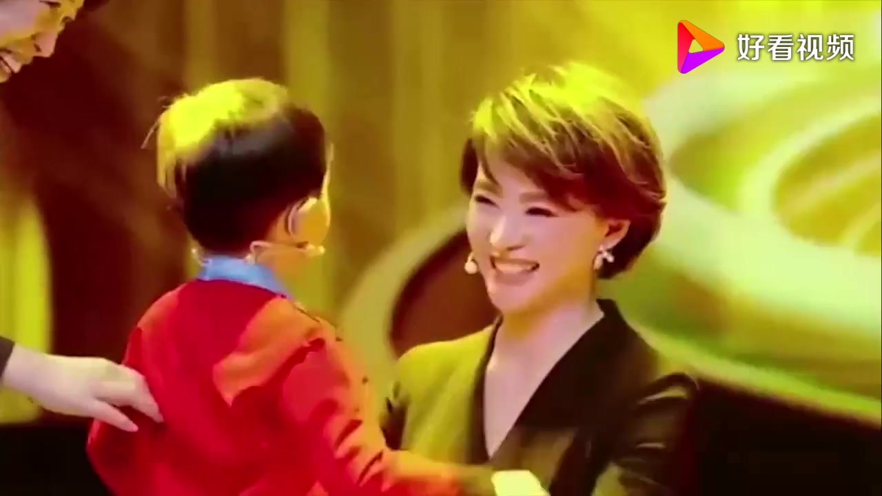 王恒屹被曝特别喜欢董卿还害羞得不敢和董卿直视