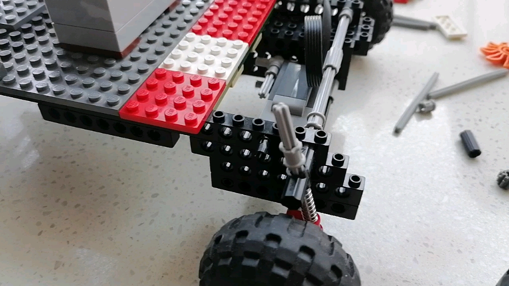 乐高后悬架完工 运行