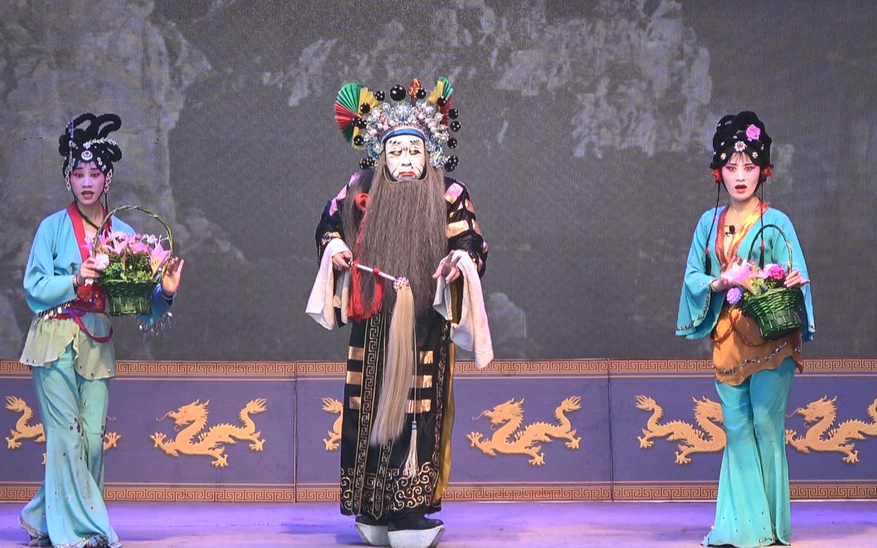 秦腔《黄河阵》选段,两位女演员长相俊美,唱腔板路稳健,真好听