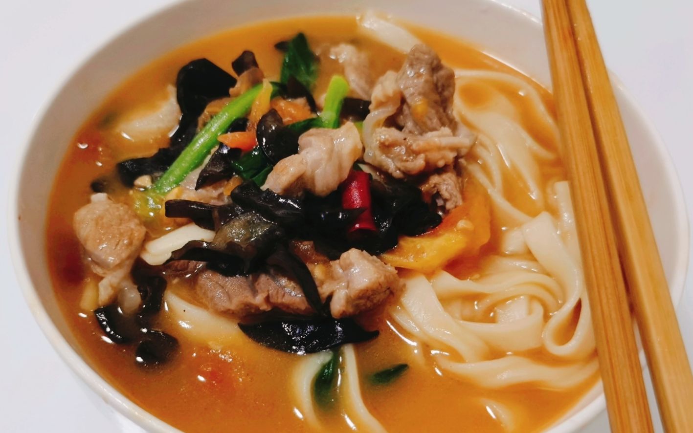 肉丝手擀面阜阳地区在烧烤摊的必点面条家庭版做法也不错哦