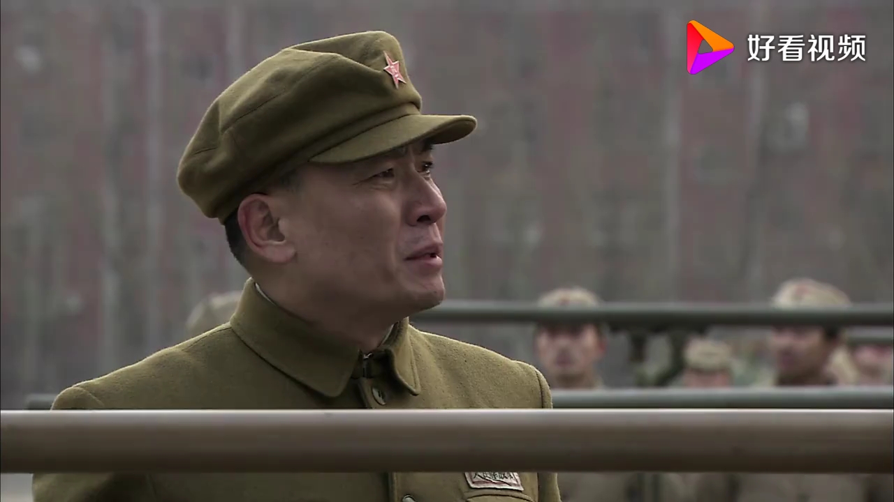 新亮剑:李云龙和孔捷讨论战术,认为自己应该进步,来了学校就应该学习!