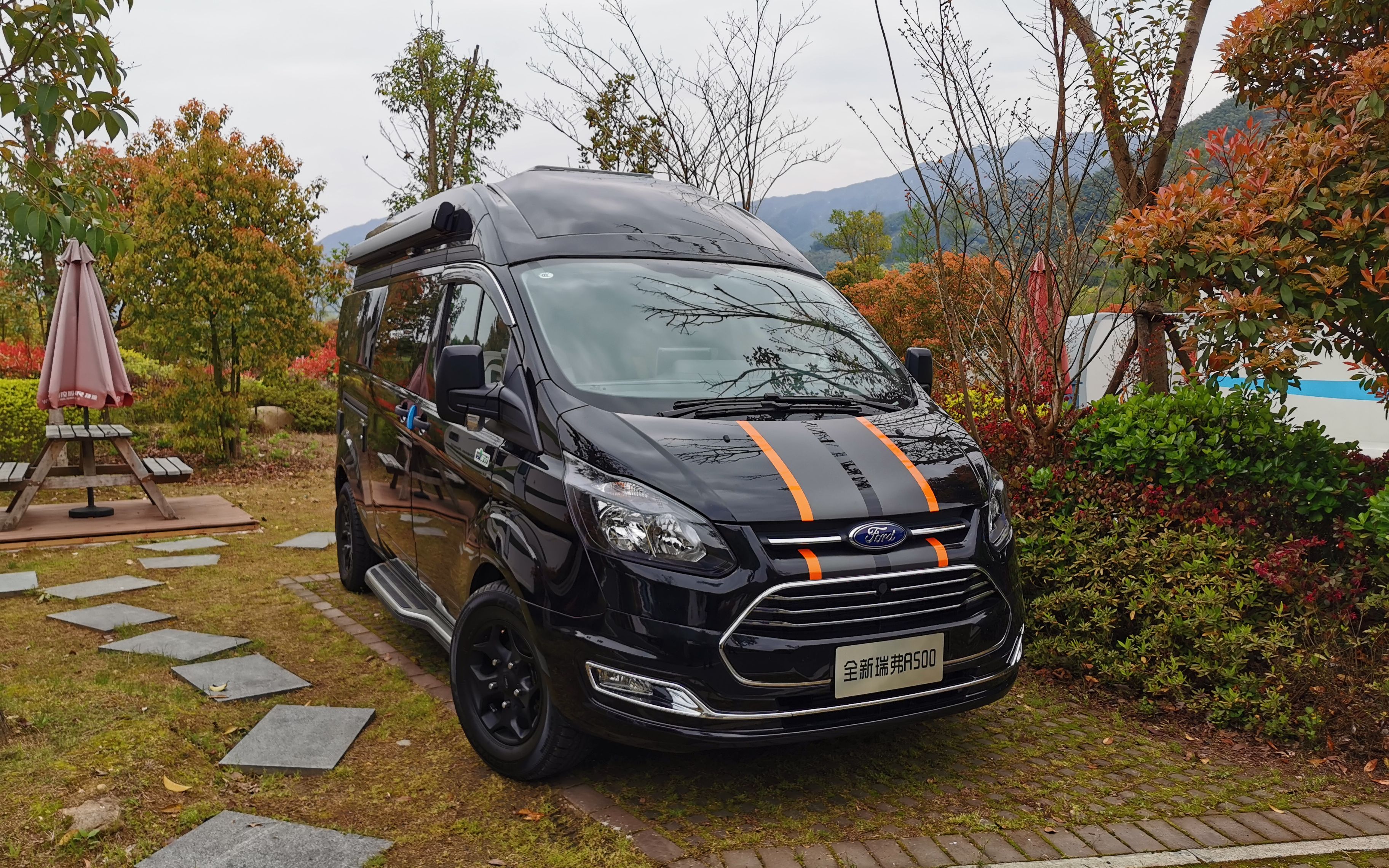 最新款福特新全顺瑞弗r500b型房车 最新报价及配置_哔哩哔哩_bilibili