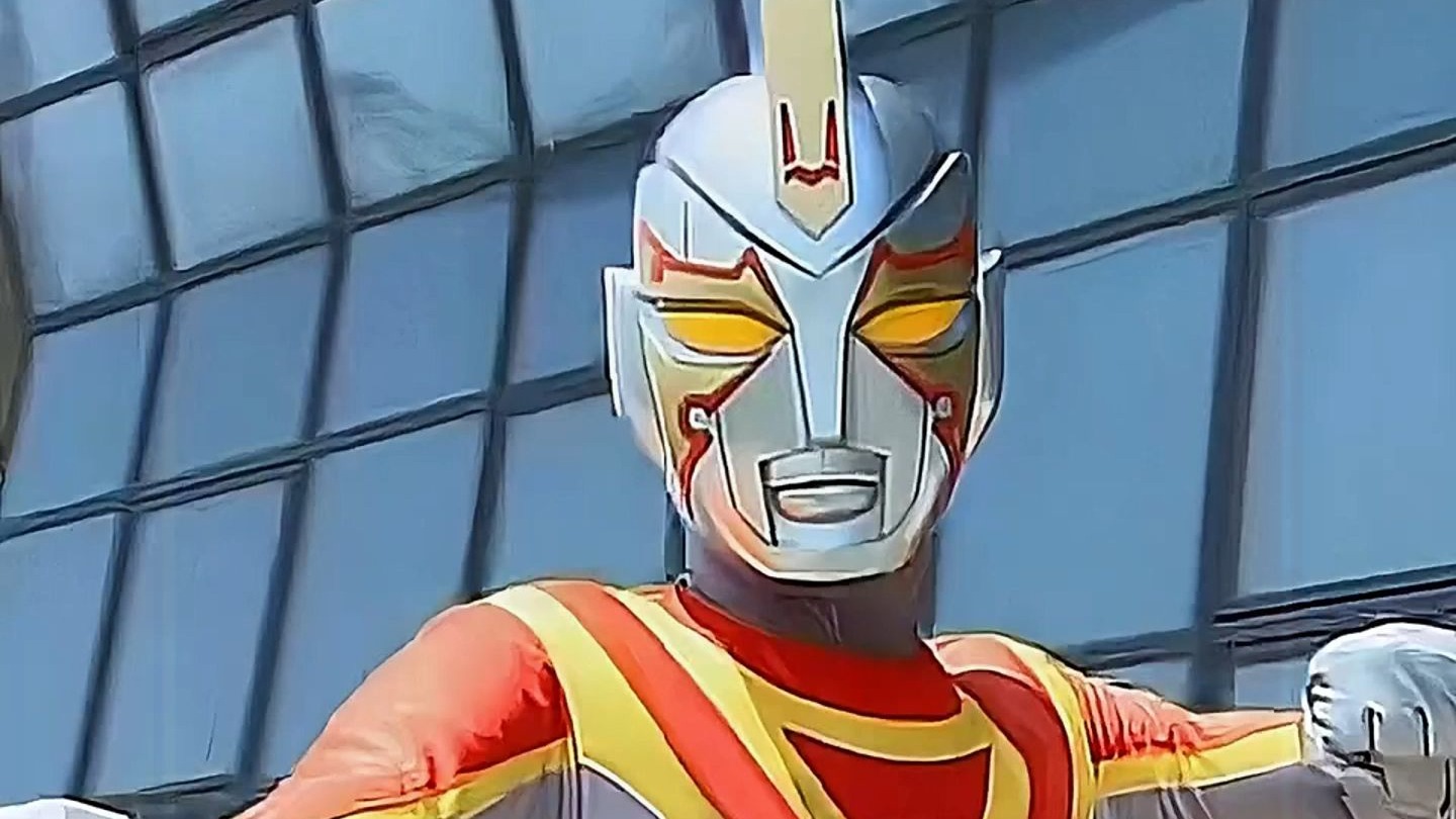 不愧是爱情公寓最有种的男人 #金甲战士