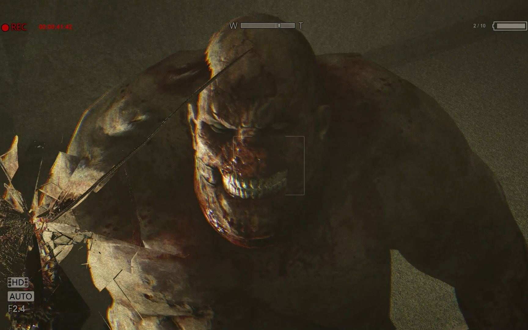 近距离观察逃生里的胖子