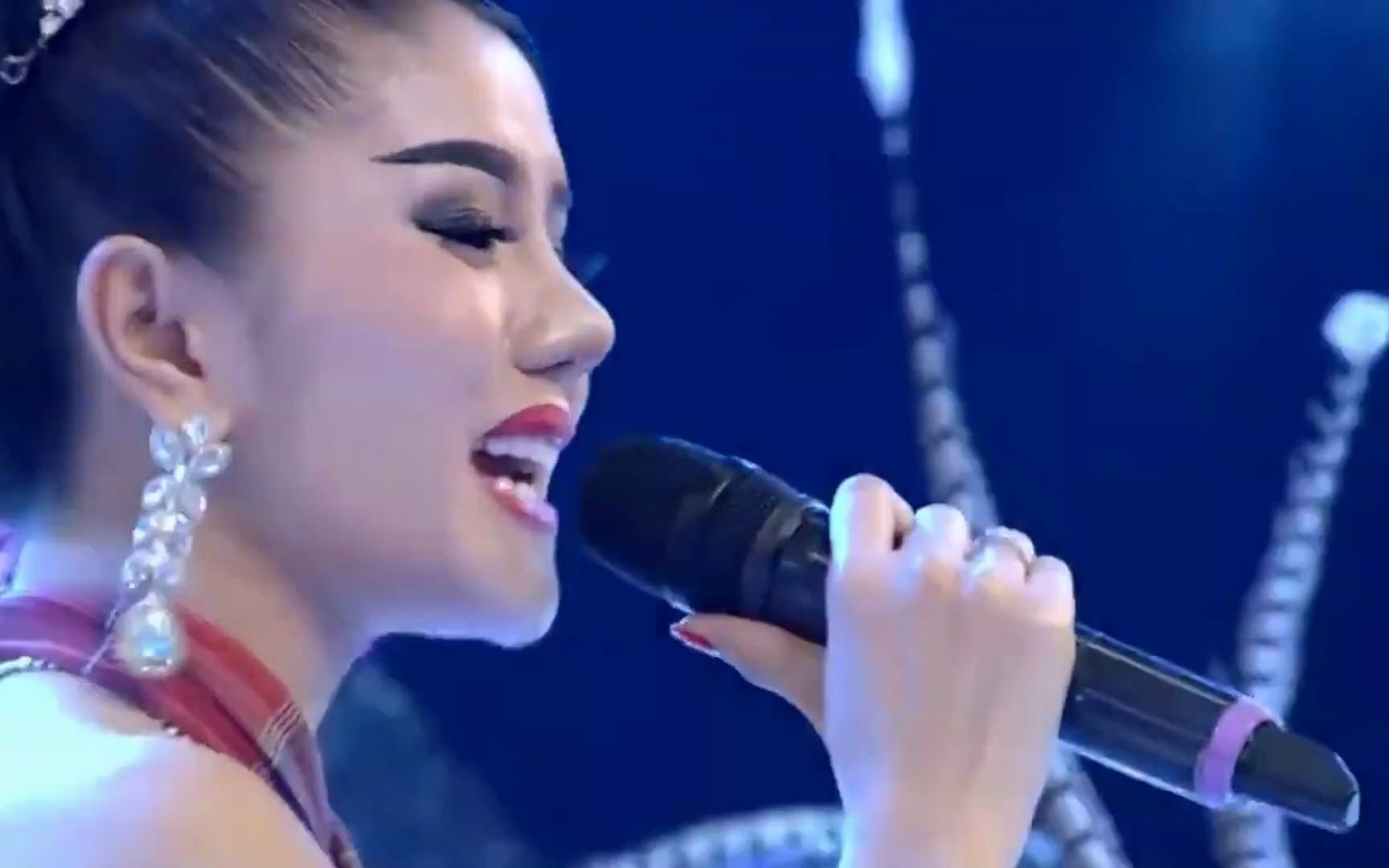 泰国实力派歌手演唱的歌曲,相当有特色