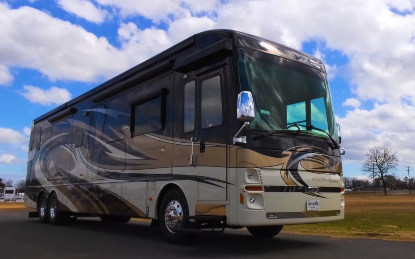 美式a型大巴房车 - 2013 newmar mountain aire c2724