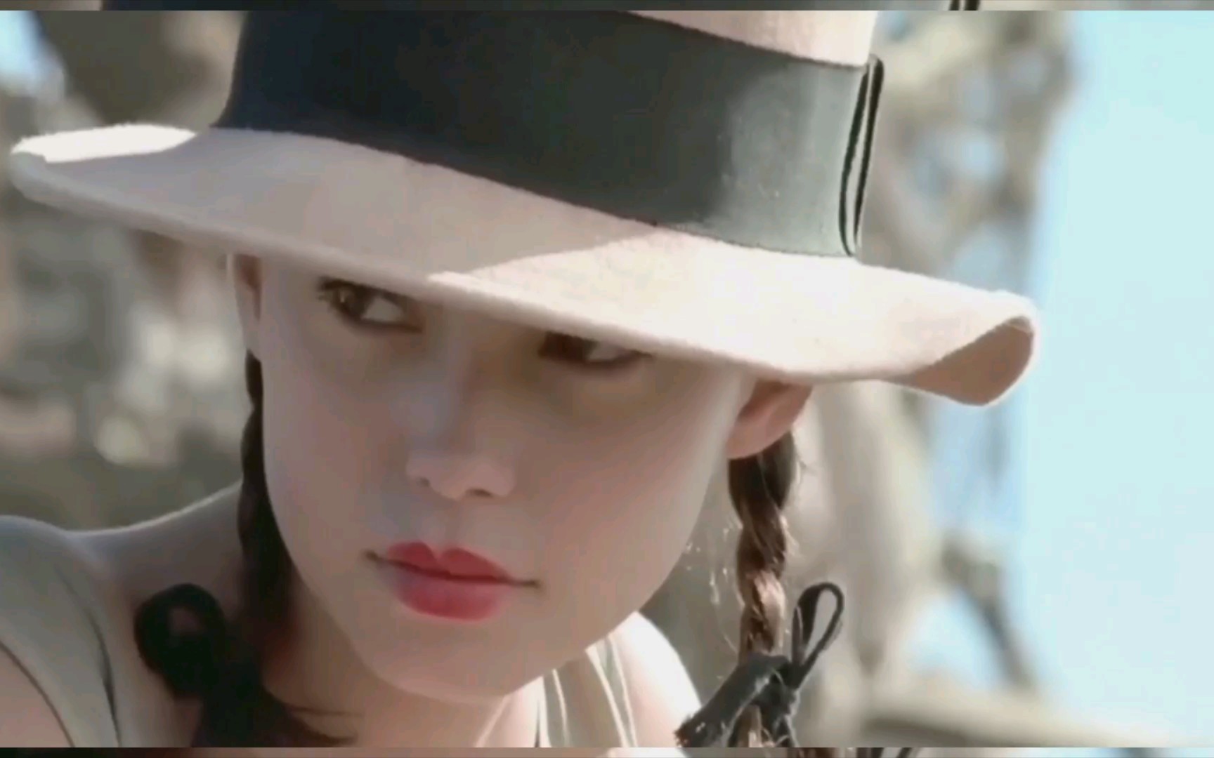 "你是个靓女,可以为所欲为."|珍61玛奇【情人】