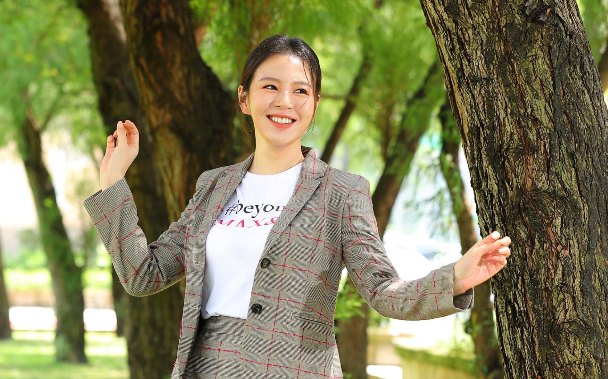 【刘品言专访】曾演舞台剧磨练演技 走过各种非议 演活每个角色 ettod