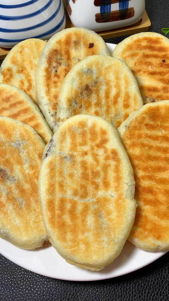 平底锅豆沙烧饼,外皮酥脆好吃