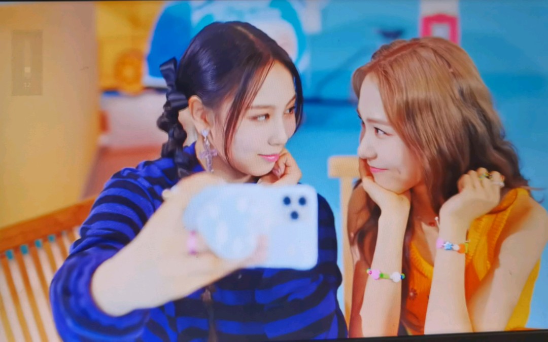 考古向之cube新女团灯妹出道曲mv reaction