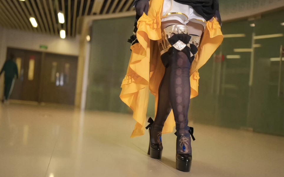 这小肉腿,一看就是我老婆娜维娅