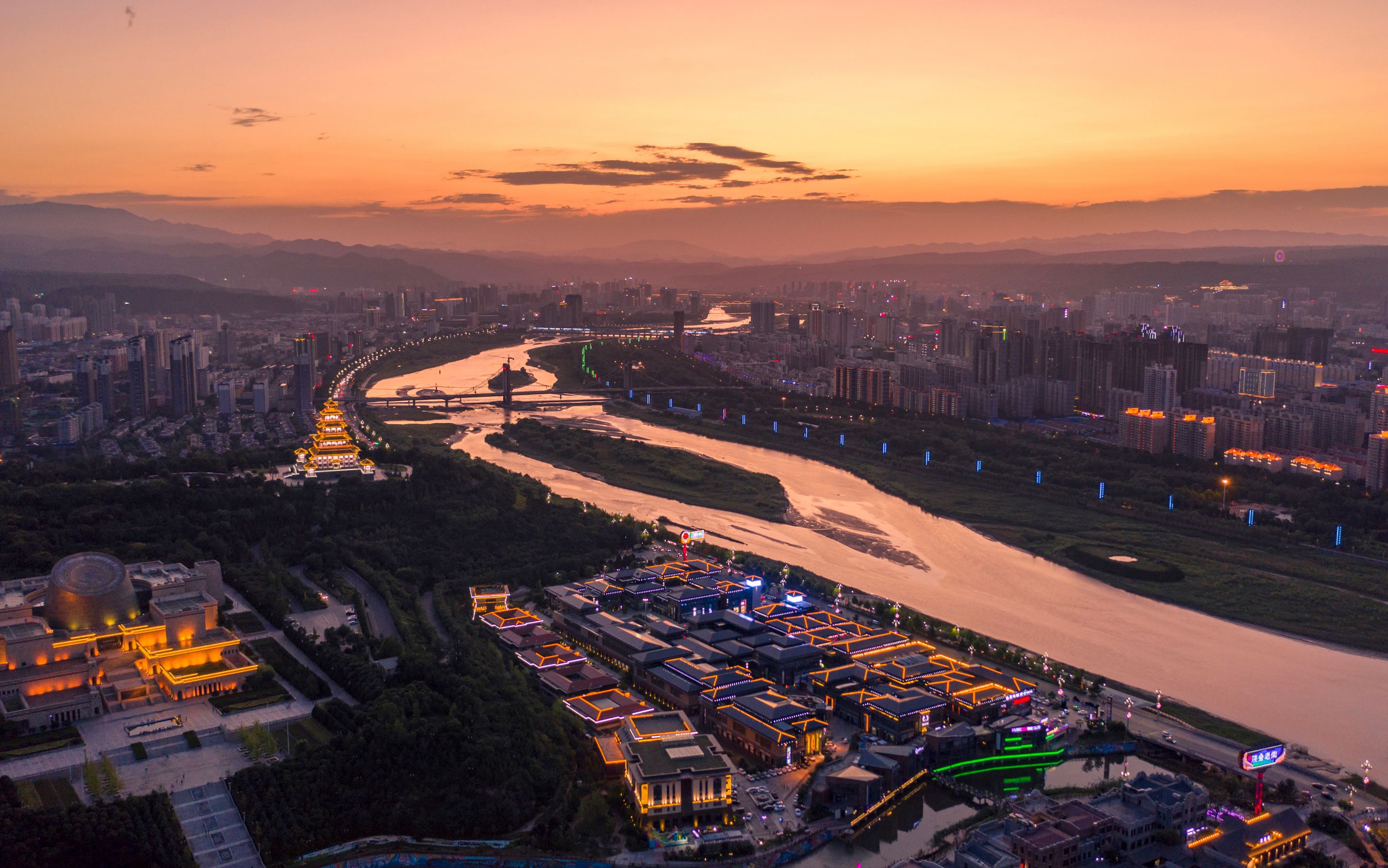 《凤翥宝鸡》凤凰腾飞!一座冉冉升起的巨星城市!_哔哩哔哩_bilibili