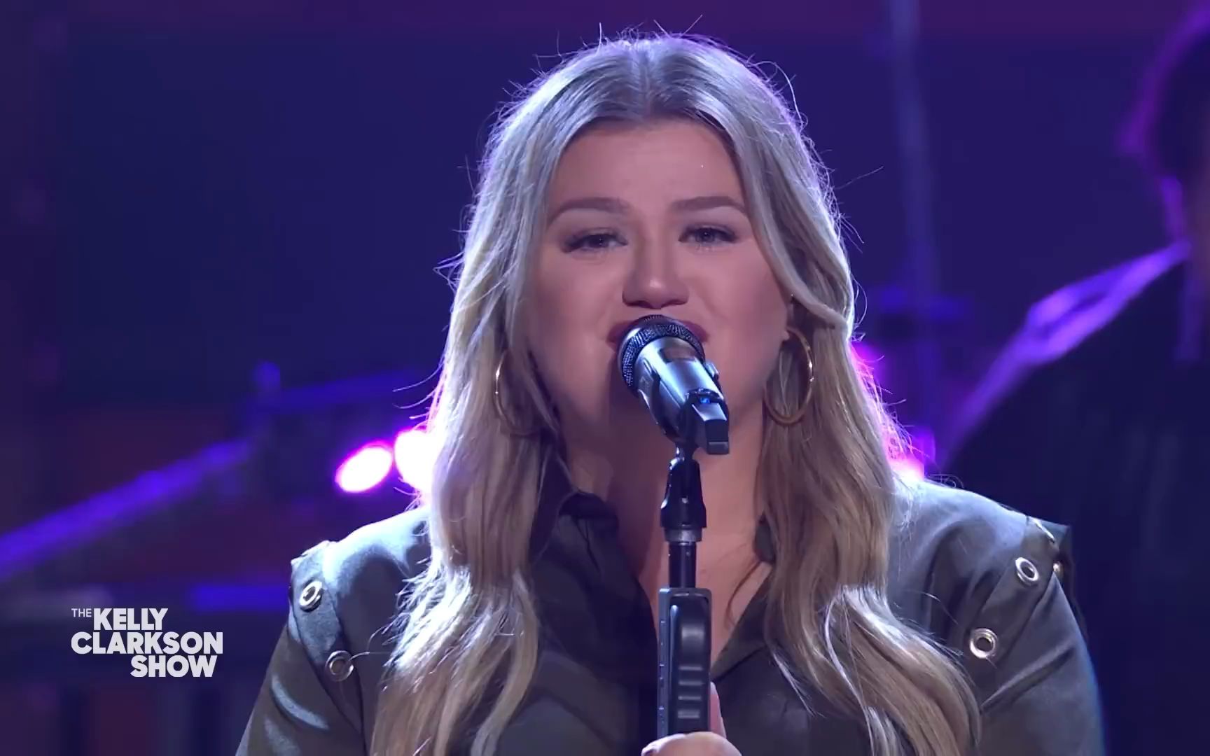 [图]Kelly Clarkson 精彩翻唱 Lady Gaga《Stupid Love》1080P高清LIVE