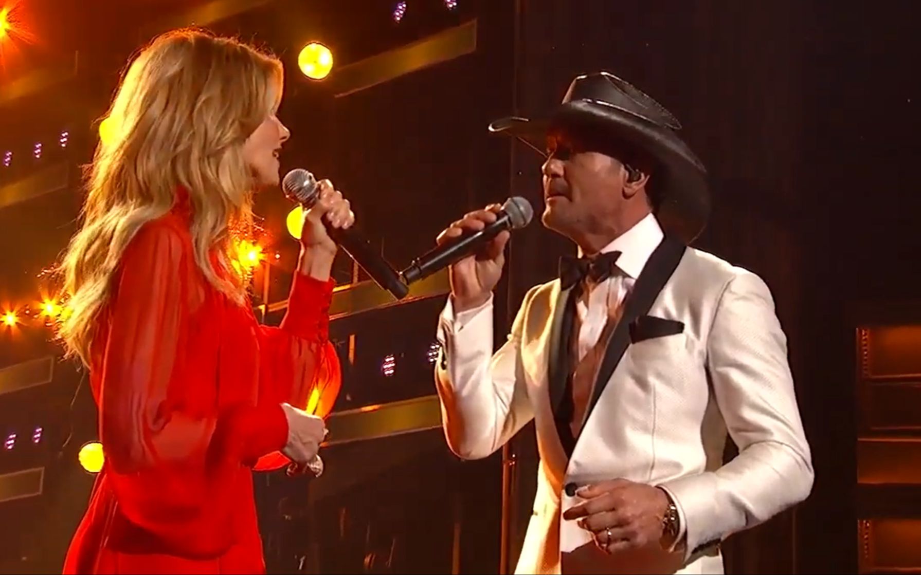 [图]【余生共度】Tim McGraw feat. Faith Hill - The Rest of Our Life (Live CMA) 2017