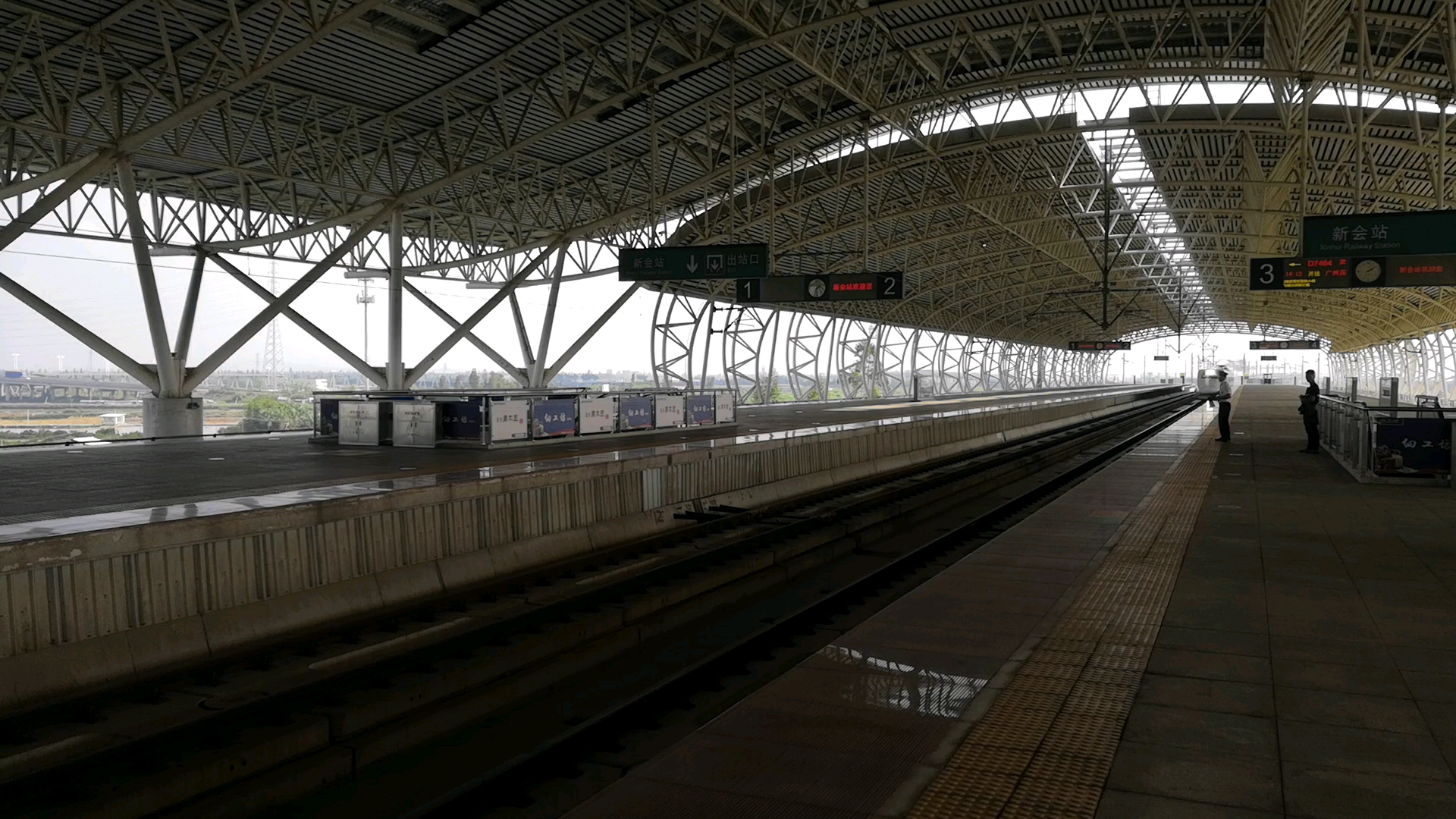 crh2a新会站进站