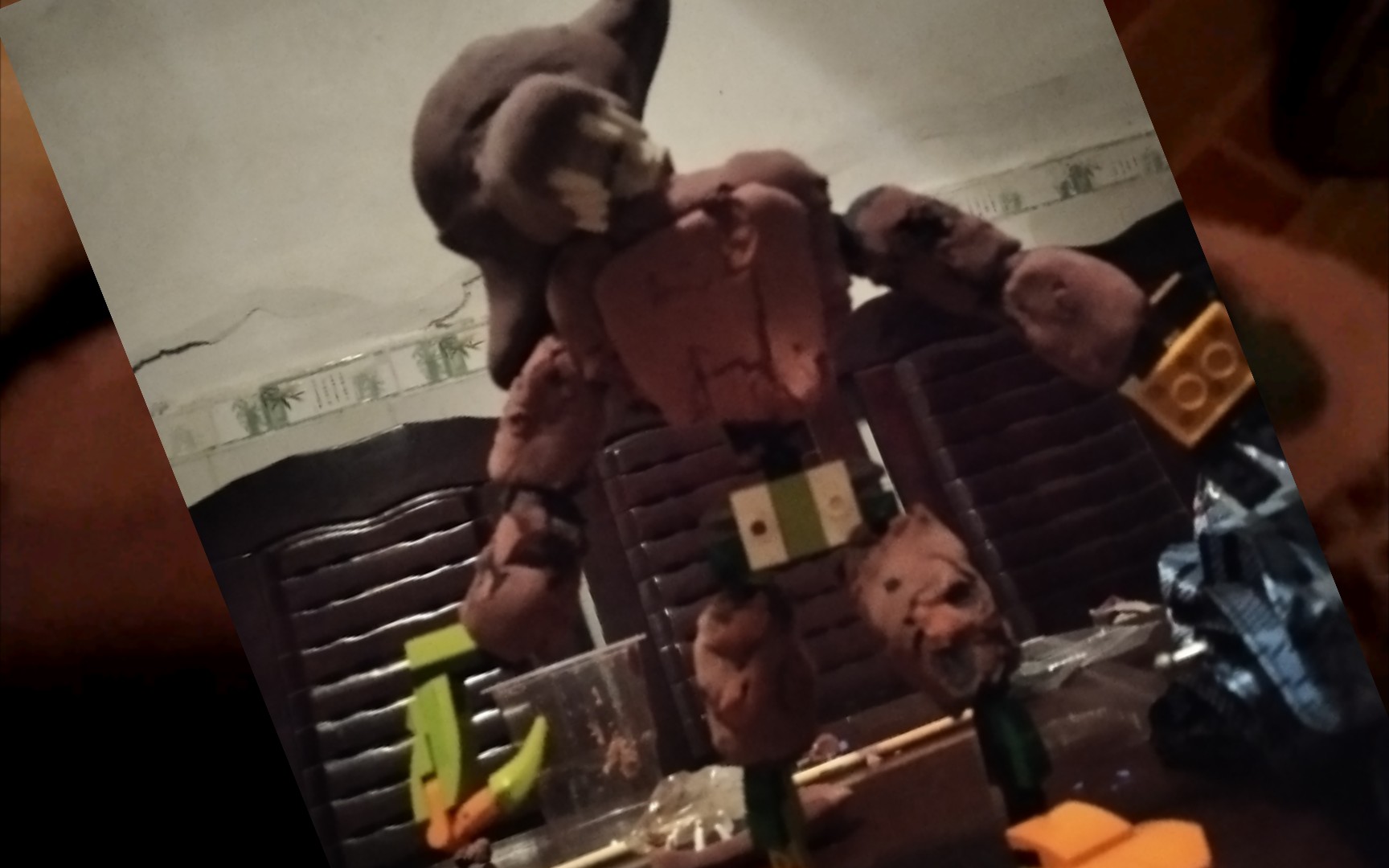 自制fnaf霍斯,头那里本来好好的,后面我搞成空心后,他就烂了,然后我就