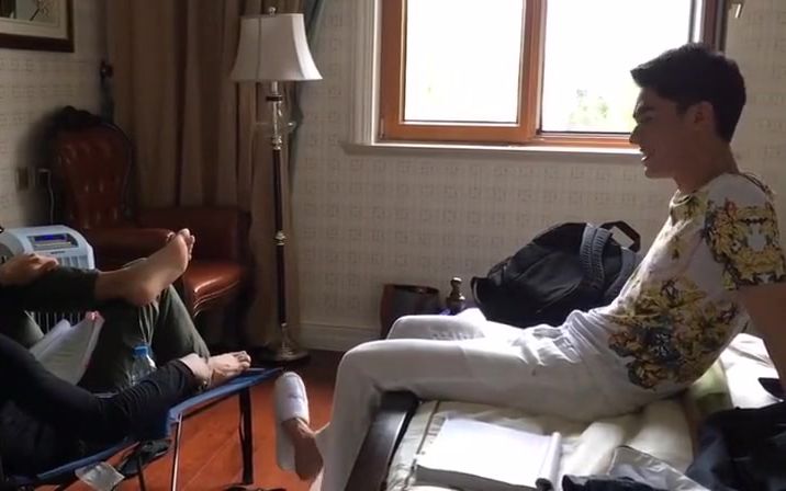 来看看龚俊当年拍的原耽剧盛势花絮比正片好