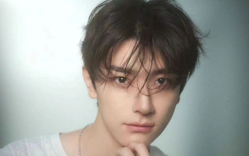 林一韩国杂志maps四月刊封面,海外人气不俗