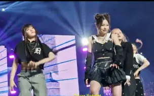 Скачать видео: NMIXX现场 'O.O' 饭拍开麦舞台 巴黎音乐银行 FANCAM 230408 Music Bank in Paris