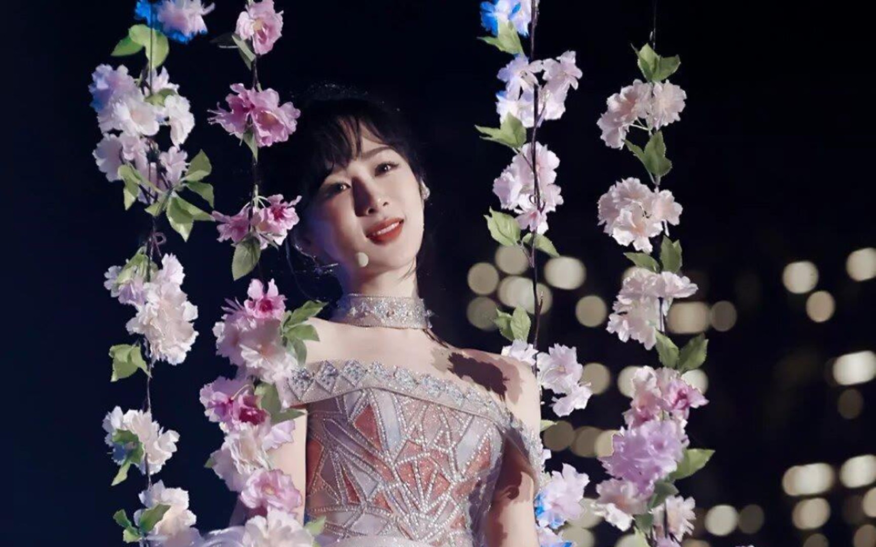 【杨紫】2019年跨年封神场面—有可能的夜晚,人美歌甜,裙子美得刚刚好