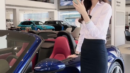 保时捷销售小姐姐先生买车吗,不买我就看看