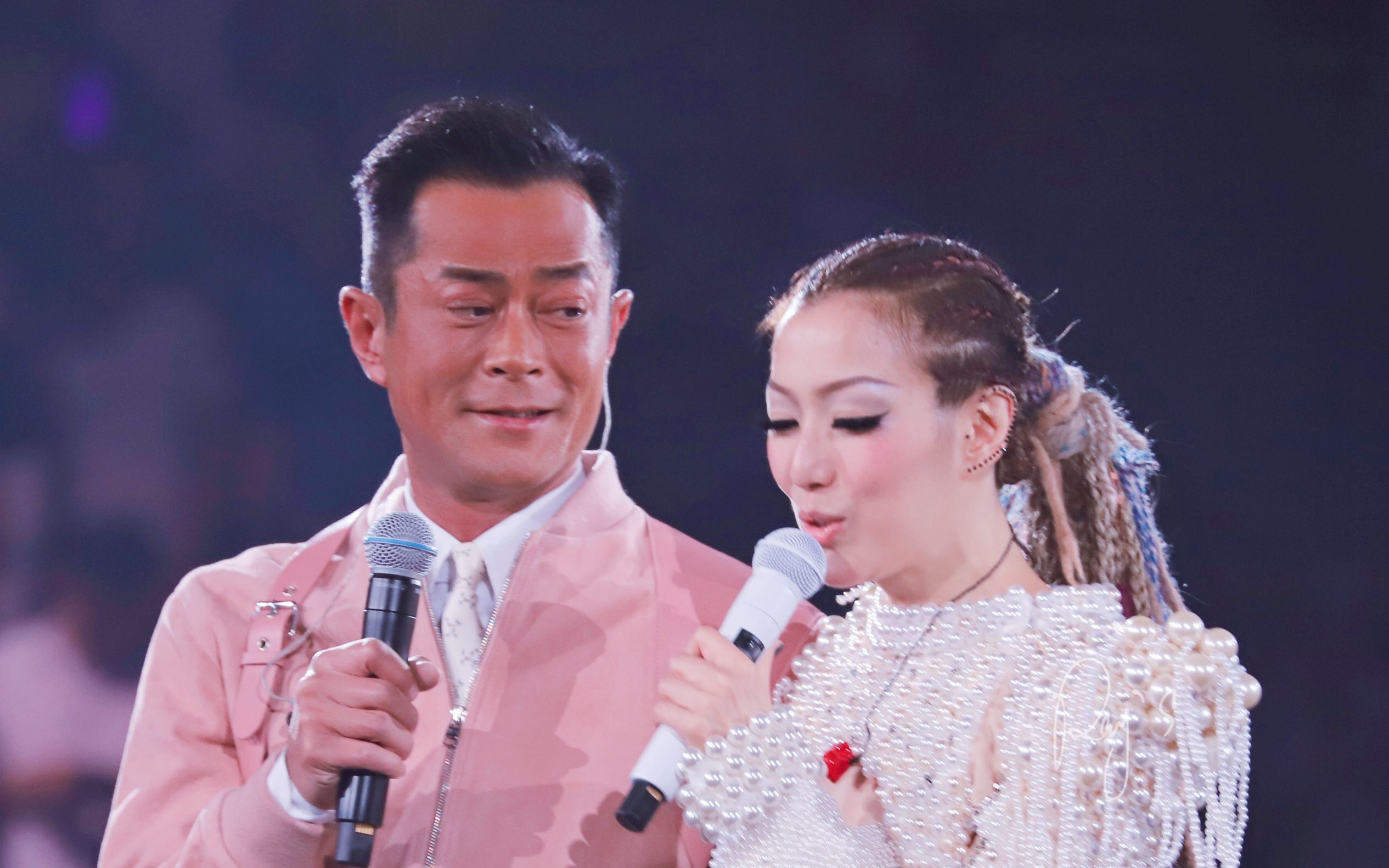 中字 郑秀文演唱会 古天乐作为压轴嘉宾登场 演唱歌曲男朋友_哔哩哔哩