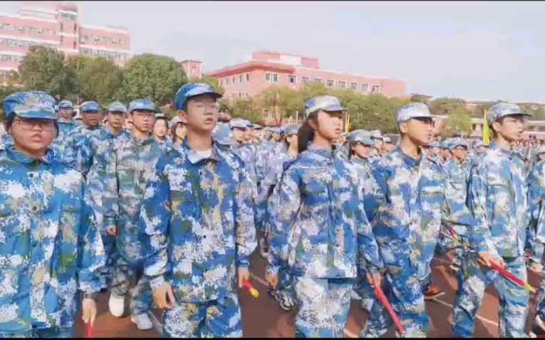 [图]【第二十一届体育文化节开幕式之旗语操】整齐划一 虎虎生威