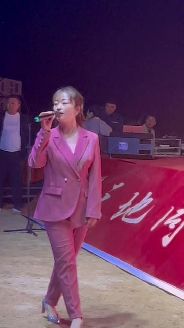 辽辽《南泥湾》 @草根歌手辽辽