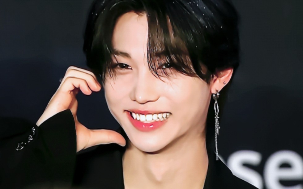 [李龙馥felix]黑发菲菲 笑 又被涣散t t