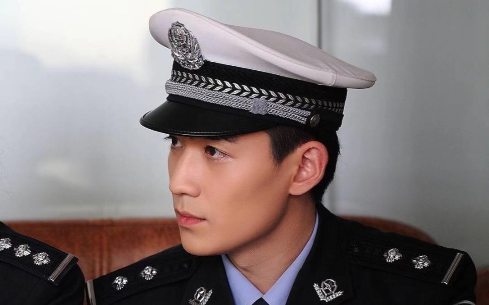 【朱一龙】这个角色穿制服真好看!青涩又帅气!